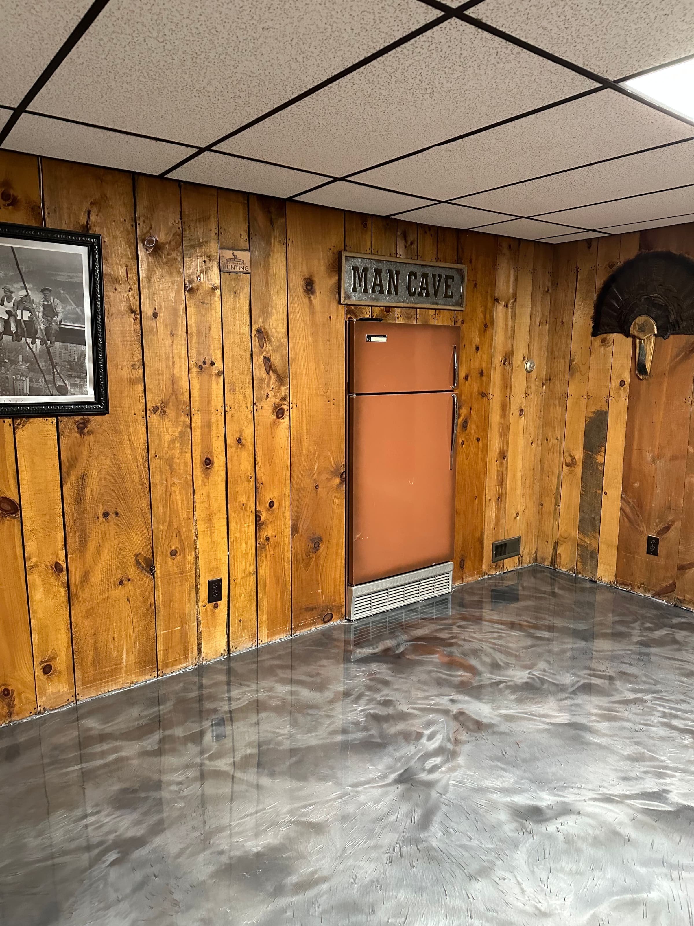Rec room with metallic epoxy floor